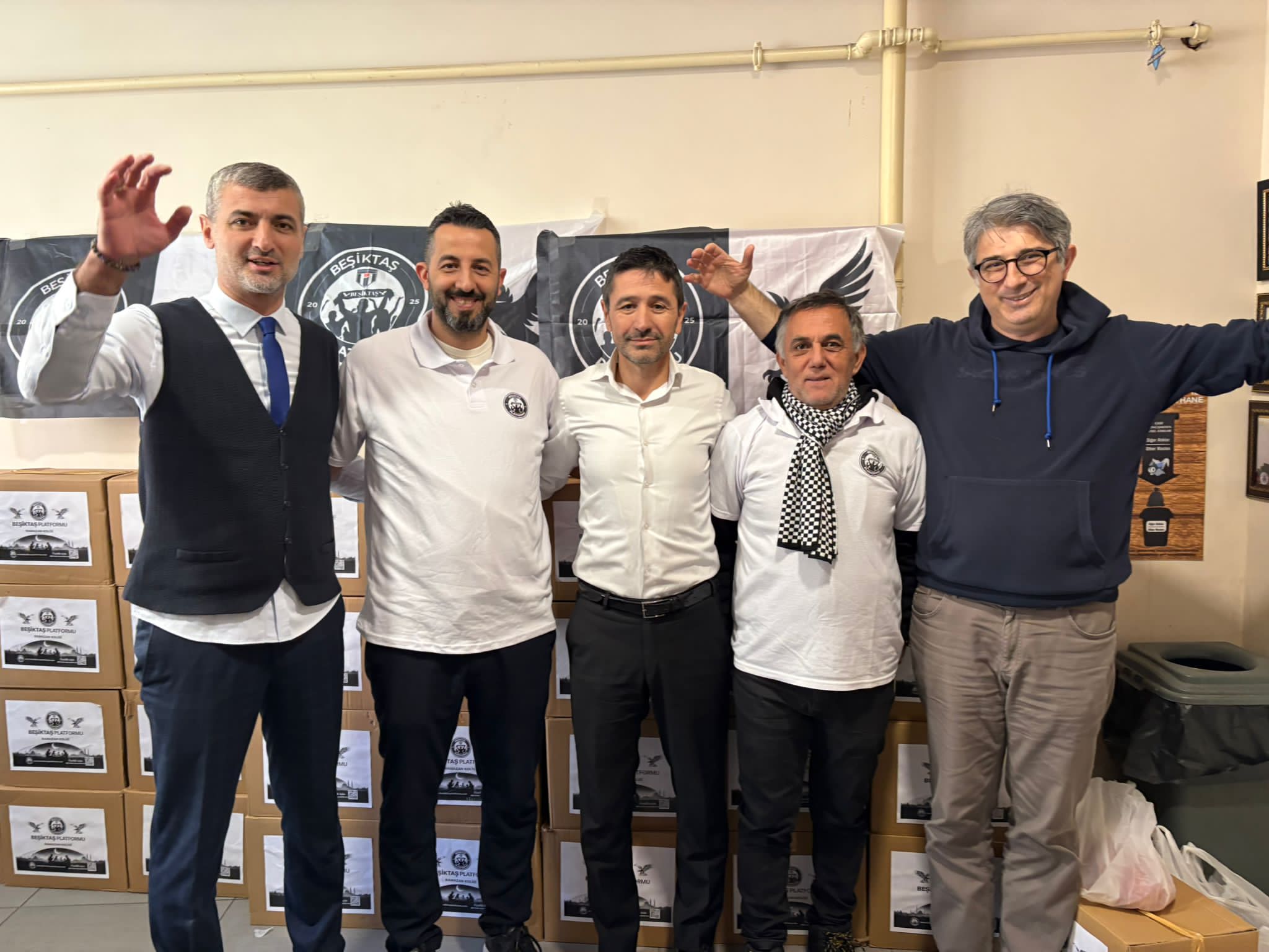 Kağıthanede Ramazan Kolisi dağıttık