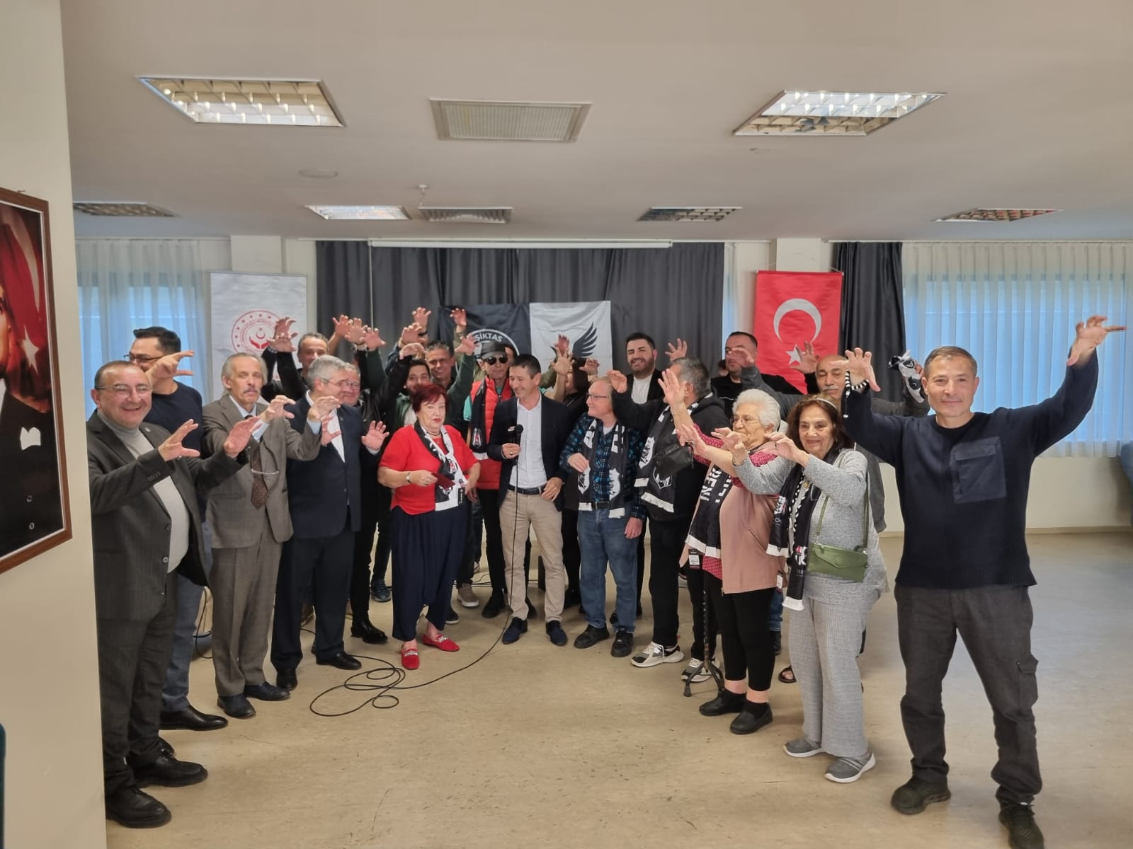 Huzur evinde B&uuml;y&uuml;klerimizide Unutmadık